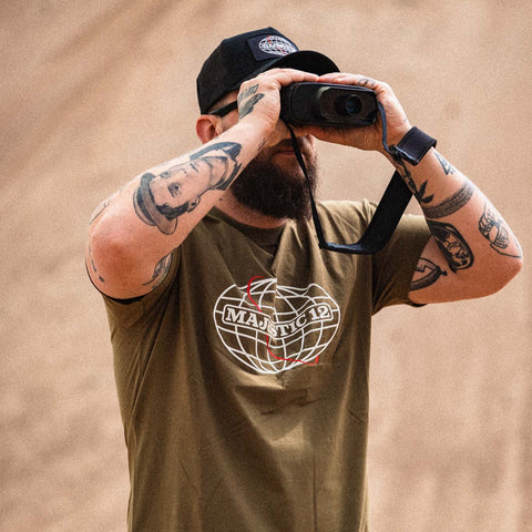 MAJESTIC 12 Tee In Army Green