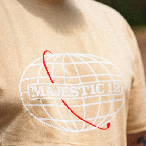 MAJESTIC 12 Tee In Desert Sand